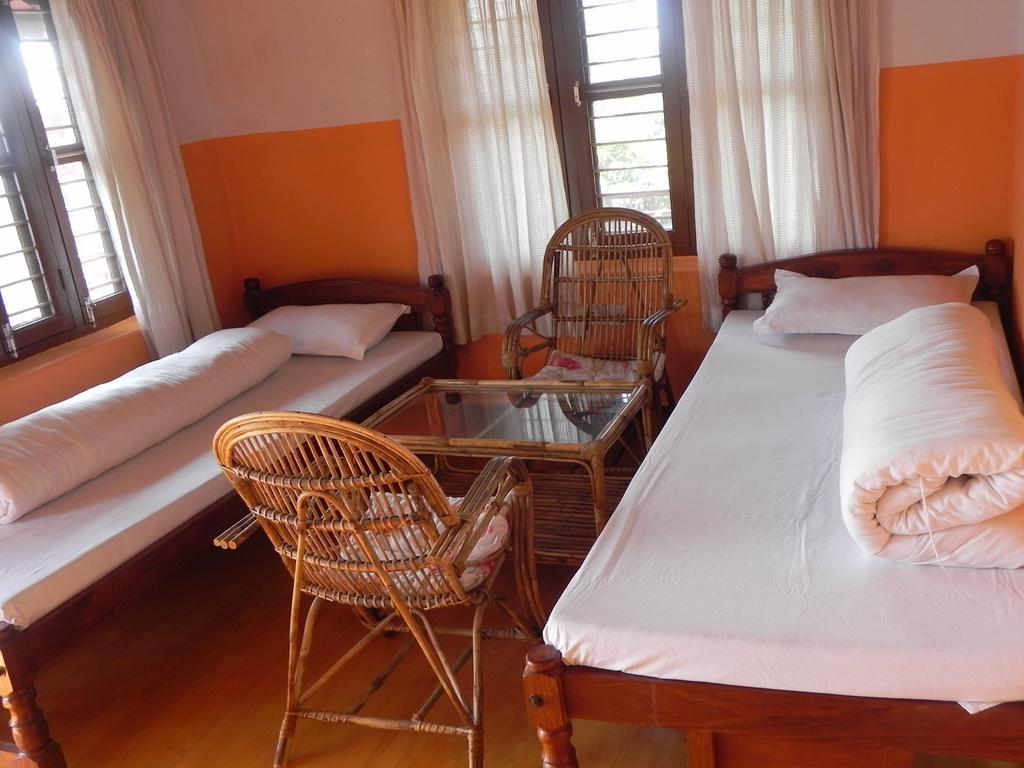 بوكْرا Rupa View Guest House الغرفة الصورة